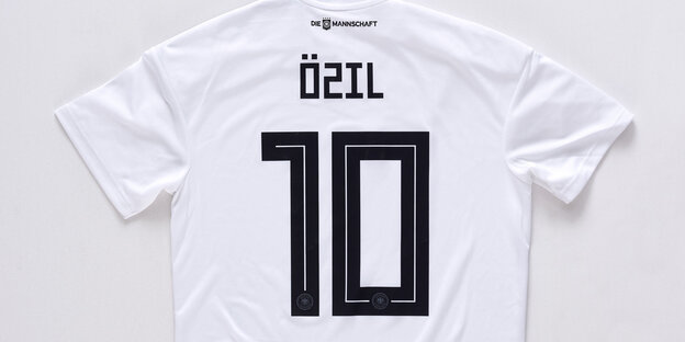 DFB-Fantrikot von Mesut Özil