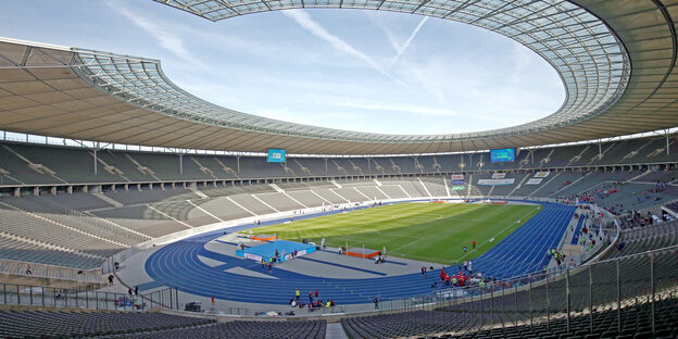 Blick ins Innere des Olympiastadions