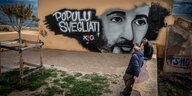 Nationalistisches korsisches Graffiti in Bastia "Volk wach auf"