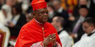 Kardinal Fridolin Ambongo Besungu in vollem Ornat